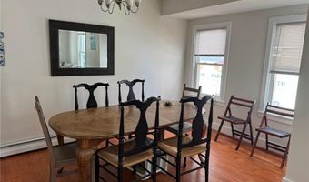 20 Narragansett Ave, Newport, RI 02840