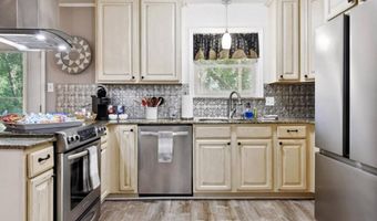 8 Hartford Pl, Gulfport, MS 39507