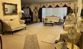 521 N Calhoun Shores Pkwy, Calhoun Falls, SC 29628