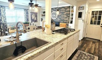 730 E 17th Street Pl, Baxter Springs, KS 66713