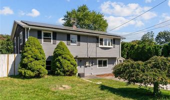5 Lea Dr, Bristol, RI 02809