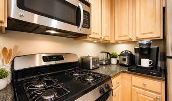 2465 ARMY NAVY Dr 1-101, Arlington, VA 22206