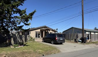 1202 IRIS St, Brookings, OR 97415