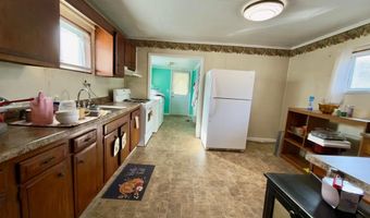 51 N River St, Auxier, KY 41602