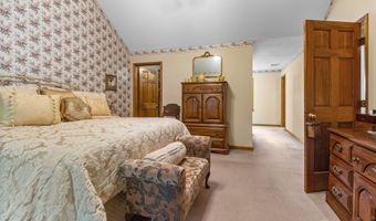 38 Pebble Brook Ct, Berlin, CT 06037