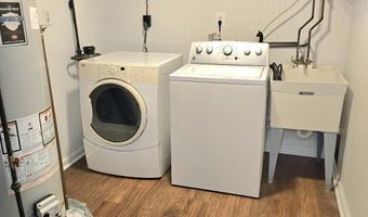 30 CLARK Dr, Barrington, NJ 08007