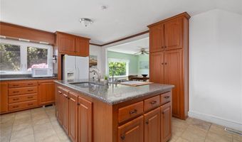 39 Highland Ave, Narragansett, RI 02882
