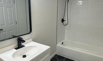 25 E 34TH St, Bayonne, NJ 07002