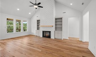 32 S Cheshnut Dr, Bella Vista, AR 72714