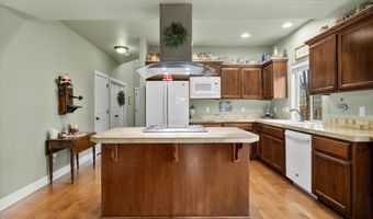 21281 Bellflower Pl, Bend, OR 97702