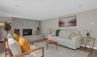 115 Hill Top Dr, Johnston, RI 02919