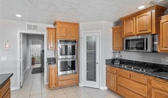 13850 Nightshade Rd, Apple Valley, CA 92307