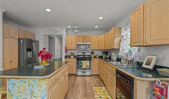 112 County Rd, Barrington, RI 02806
