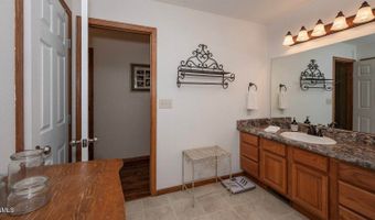 3616 Southridge Ln, Bismarck, ND 58504