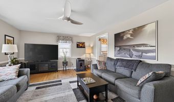 16 Driscoll Rd, Branford, CT 06405