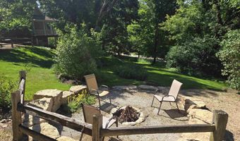5 A114 N Apple Canyon Rd, Apple River, IL 61001