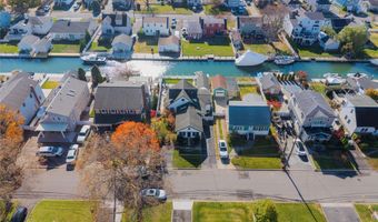 38 Bayside Pl, Amityville, NY 11701