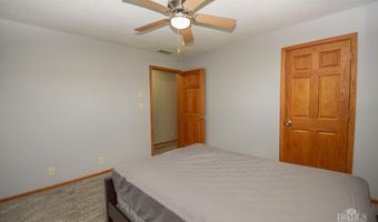 475 Gillcrest Dr, Albany, IN 47320