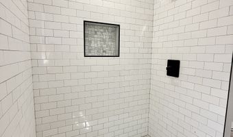 40 E Pasadena Pl, Bridgeport, CT 06610