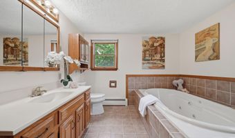 4 Scottsdale Rd, Atkinson, NH 03811