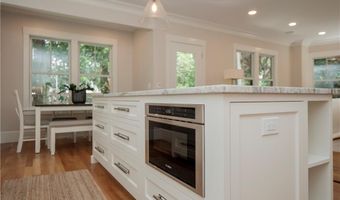 36 Bull St, Newport, RI 02840