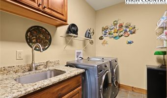 552 Penny Ln 2B, Banner Elk, NC 28604