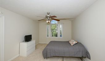 679 Deep Woods Dr, Aurora, OH 44202