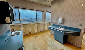 1090 New London Ave 5, Cranston, RI 02920