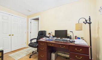 23 Elmwood Dr, Berkley, MA 02779