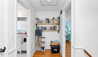 689 Middle Rd, East Greenwich, RI 02818