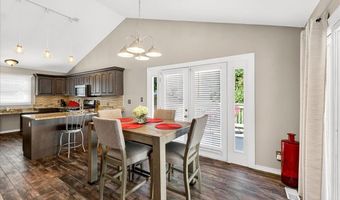 1414 Carriage Bridge Trl, Ballwin, MO 63021