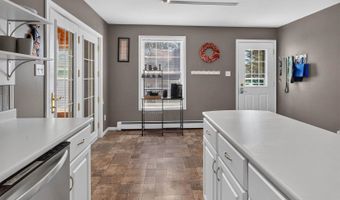 61 Sunny Hollow Pl, Bangor, ME 04401