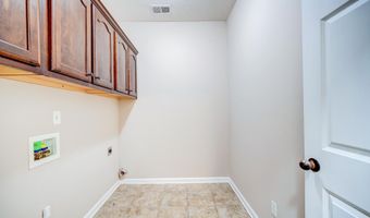 6450 WELLS Grv, Bartlett, TN 38135