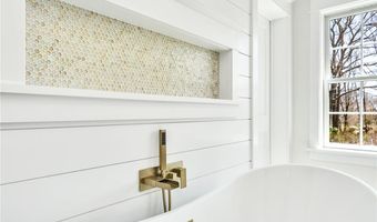 63 Forrest Ln, Charlestown, RI 02813