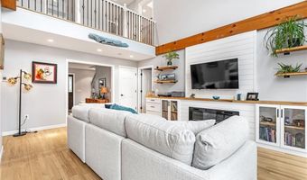 11 Pequot Ln, Hopkinton, RI 02804