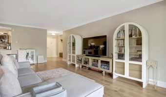 205 YOAKUM Pkwy 314, Alexandria, VA 22304