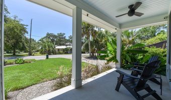 225 Ave D, Apalachicola, FL 32320