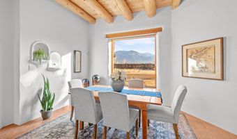 9 Desiderio Rd, Arroyo Seco, NM 87514
