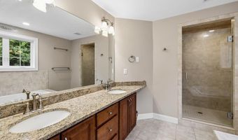 5 Millstone Ter, Bedford, NH 03110