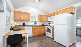 5 Arbutus Rd, Asheville, NC 28805