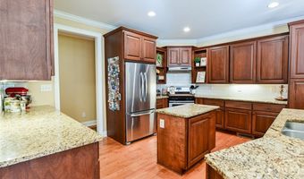 283 Creekside Dr, Arnoldsville, GA 30619