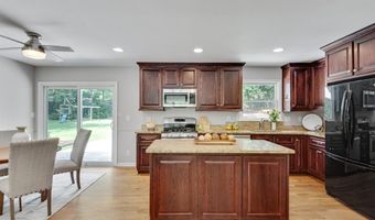 3012 Delcourt Dr, Decatur, GA 30033