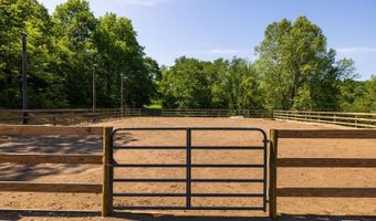 300 Fisher Rd, Athens, OH 45701