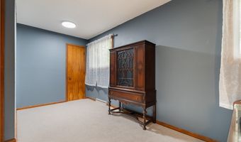 13795 Overcrest St NE, Alliance, OH 44601