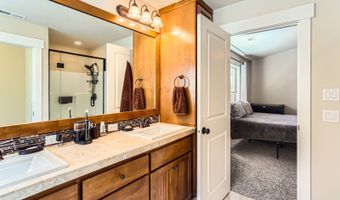 17795 SW ROBERT Ln, Beaverton, OR 97078