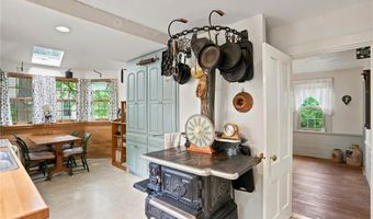 364 Abbott Run Valley Rd, Cumberland, RI 02864