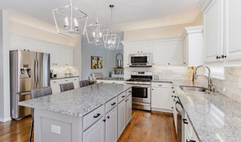 3 BLACKWOLF Ct, Algonquin, IL 60102