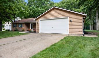 1135 Royal Dr, Amherst, OH 44001
