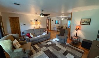 1105 Benton St, Albany, MO 64402