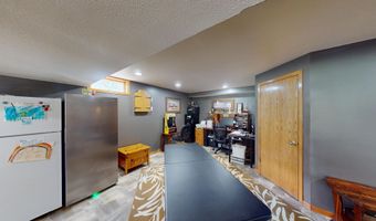 1906 Greenwood Dr, Albert Lea, MN 56007